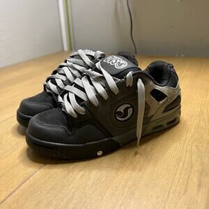 DVS Tracker Heir Skate Shoes Mens Size 9.5 Black Gray Skateboarding Sneakers